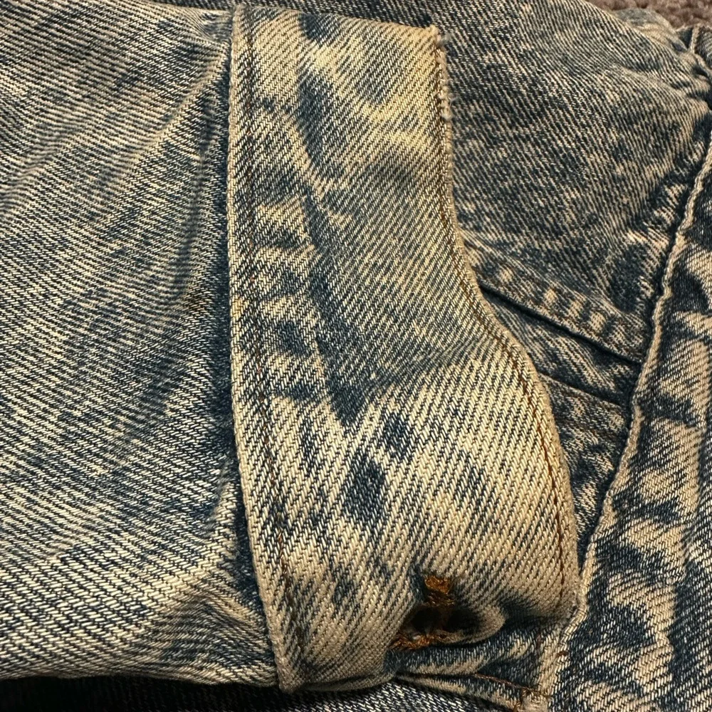 80s vintage acid washed Levi's jacket - Picture 7 of 9